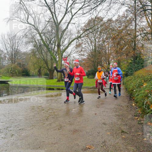 07.12.2025 - St. Pauli X-Mass-Run No. 15 Michael Burmester http://msf.ph/oto/9427570 07.12.2025 11:23:58 Laufen 3657, 131, 125, 3620, 2206 meine-sportfotos.de