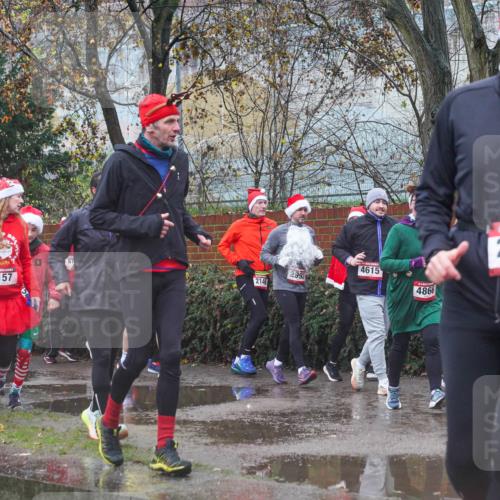 07.12.2025 - St. Pauli X-Mass-Run No. 15 Michael Burmester http://msf.ph/oto/9427572 07.12.2025 10:26:29 Laufen 2737, 168, 157, 299, 87, 2146, 4615, 4866, 2490 meine-sportfotos.de