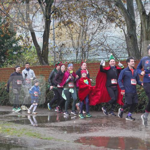 07.12.2025 - St. Pauli X-Mass-Run No. 15 Michael Burmester http://msf.ph/oto/9427598 07.12.2025 10:26:38 Laufen 2683, 213, 2690, 2684, 191, 1726, 4881, 194, 1730 meine-sportfotos.de