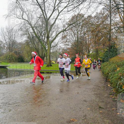 07.12.2025 - St. Pauli X-Mass-Run No. 15 Michael Burmester http://msf.ph/oto/9427613 07.12.2025 11:24:24 Laufen 21, 5086, 3800, 3798 meine-sportfotos.de