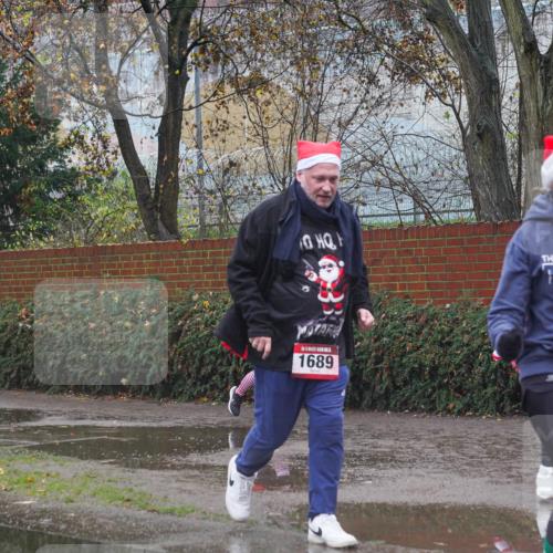 07.12.2025 - St. Pauli X-Mass-Run No. 15 Michael Burmester http://msf.ph/oto/9427622 07.12.2025 10:26:58 Laufen 1689, 2959, 538 meine-sportfotos.de