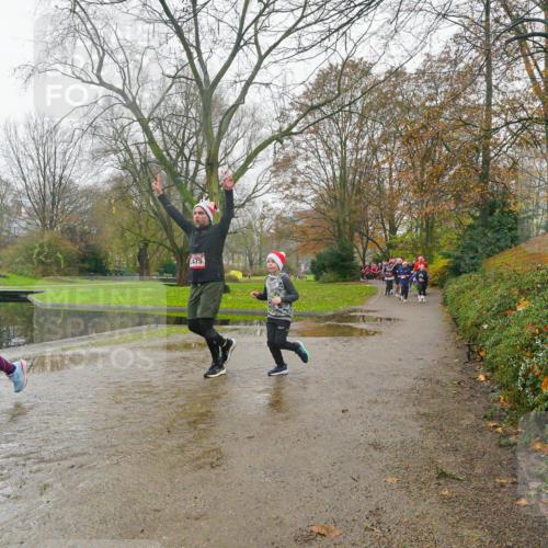 07.12.2025 - St. Pauli X-Mass-Run No. 15 Michael Burmester http://msf.ph/oto/9427623 07.12.2025 11:24:31 Laufen 2547, 2475 meine-sportfotos.de