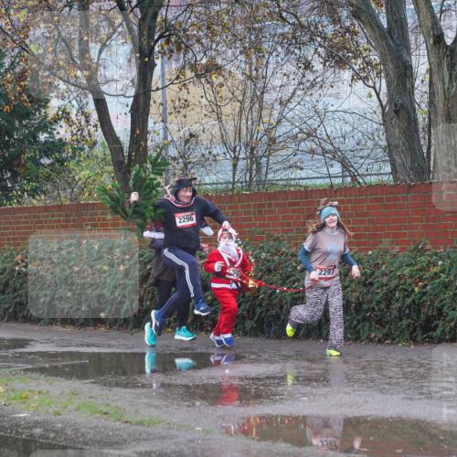 07.12.2025 - St. Pauli X-Mass-Run No. 15 Michael Burmester http://msf.ph/oto/9427631 07.12.2025 10:27:28 Laufen 2296, 2297, 0 meine-sportfotos.de
