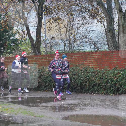 07.12.2025 - St. Pauli X-Mass-Run No. 15 Michael Burmester http://msf.ph/oto/9427633 07.12.2025 10:27:31 Laufen 2593, 3437, 1177, 2832 meine-sportfotos.de