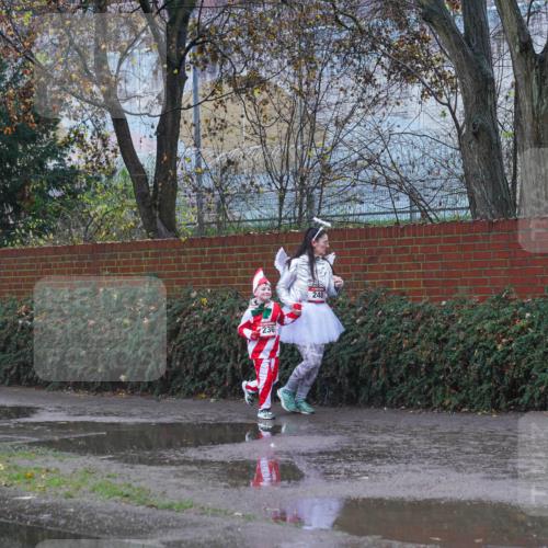 07.12.2025 - St. Pauli X-Mass-Run No. 15 Michael Burmester http://msf.ph/oto/9427647 07.12.2025 10:28:12 Laufen 236, 248 meine-sportfotos.de