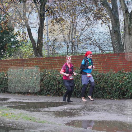 07.12.2025 - St. Pauli X-Mass-Run No. 15 Michael Burmester http://msf.ph/oto/9427669 07.12.2025 10:29:09 Laufen 213, 2131 meine-sportfotos.de