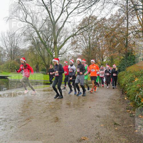 07.12.2025 - St. Pauli X-Mass-Run No. 15 Michael Burmester http://msf.ph/oto/9427693 07.12.2025 11:25:14 Laufen 644, 2911, 1599, 3912 meine-sportfotos.de