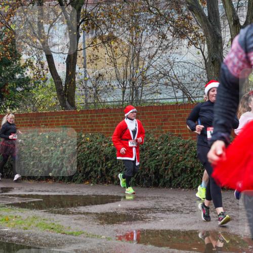 07.12.2025 - St. Pauli X-Mass-Run No. 15 Michael Burmester http://msf.ph/oto/9427936 07.12.2025 10:43:33 Laufen 199, 740, 1615, 106 meine-sportfotos.de