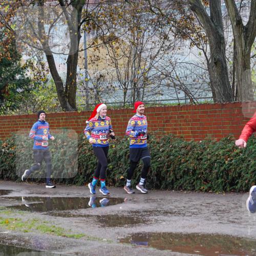 07.12.2025 - St. Pauli X-Mass-Run No. 15 Michael Burmester http://msf.ph/oto/9427986 07.12.2025 10:44:20 Laufen 4561, 850, 854, 2245, 4809 meine-sportfotos.de