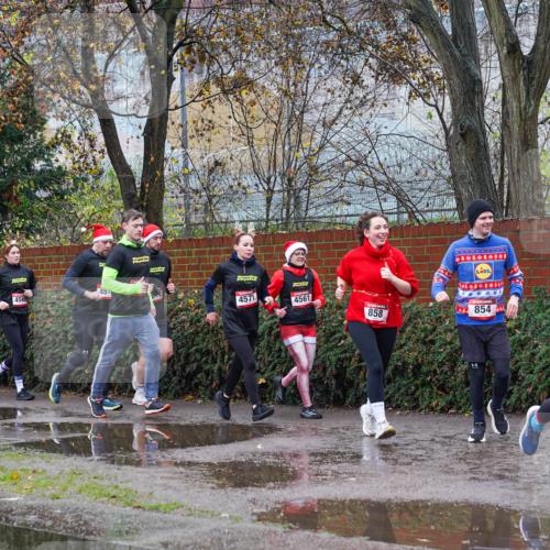 07.12.2025 - St. Pauli X-Mass-Run No. 15 Michael Burmester http://msf.ph/oto/9427991 07.12.2025 10:44:23 Laufen 4567, 4576, 45, 456, 4571, 4561, 858, 854, 2243, 2245 meine-sportfotos.de