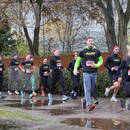 07.12.2025 - St. Pauli X-Mass-Run No. 15 Michael Burmester http://msf.ph/oto/9427996 07.12.2025 10:44:25 Laufen 4577, 4573, 4568, 584, 4566, 4563, 4576, 569, 0, 4565, 457, 4571, 456 meine-sportfotos.de