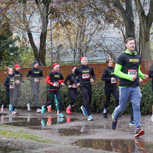 07.12.2025 - St. Pauli X-Mass-Run No. 15 Michael Burmester http://msf.ph/oto/9427998 07.12.2025 10:44:25 Laufen 4574, 77, 15, 4568, 4573, 566, 456, 4576, 0, 4569, 4565, 4571 meine-sportfotos.de