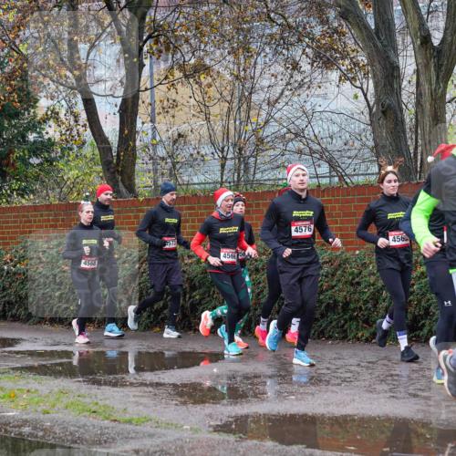 07.12.2025 - St. Pauli X-Mass-Run No. 15 Michael Burmester http://msf.ph/oto/9427999 07.12.2025 10:44:26 Laufen 1559, 4574, 573, 158, 4568, 4566, 56, 0, 4576, 4565, 457, 456 meine-sportfotos.de