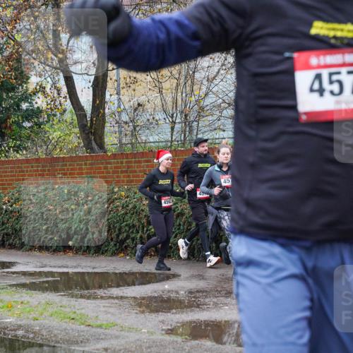 07.12.2025 - St. Pauli X-Mass-Run No. 15 Michael Burmester http://msf.ph/oto/9428009 07.12.2025 10:44:33 Laufen 4561, 45, 457, 4574 meine-sportfotos.de
