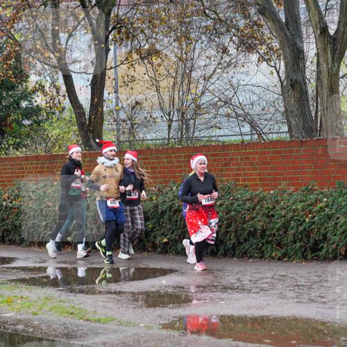 07.12.2025 - St. Pauli X-Mass-Run No. 15 Michael Burmester http://msf.ph/oto/9428012 07.12.2025 10:44:37 Laufen 271, 273, 920, 78, 784 meine-sportfotos.de
