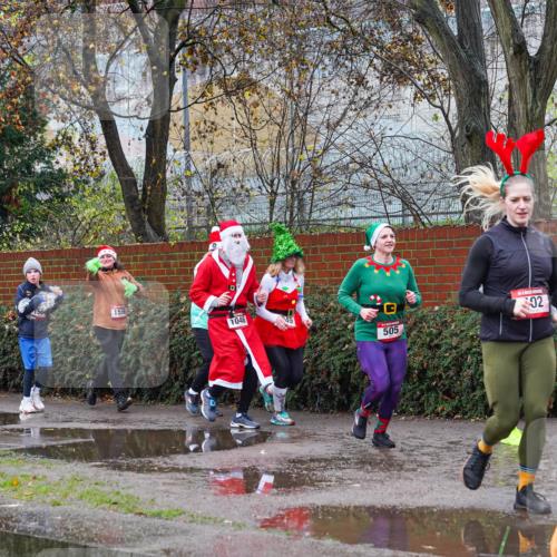 07.12.2025 - St. Pauli X-Mass-Run No. 15 Michael Burmester http://msf.ph/oto/9428026 07.12.2025 10:44:43 Laufen 12, 3136, 3124, 150, 1556, 1046, 505, 92 meine-sportfotos.de
