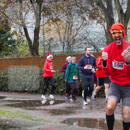 07.12.2025 - St. Pauli X-Mass-Run No. 15 Michael Burmester http://msf.ph/oto/9428063 07.12.2025 10:44:56 Laufen 1429, 490, 82, 596, 1380 meine-sportfotos.de