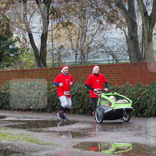 07.12.2025 - St. Pauli X-Mass-Run No. 15 Michael Burmester http://msf.ph/oto/9428378 07.12.2025 10:48:53 Laufen 1686 meine-sportfotos.de