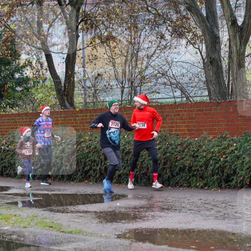 07.12.2025 - St. Pauli X-Mass-Run No. 15 Michael Burmester http://msf.ph/oto/9428486 07.12.2025 11:01:40 Laufen 1020, 3309, 3129, 2138 meine-sportfotos.de