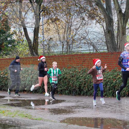 07.12.2025 - St. Pauli X-Mass-Run No. 15 Michael Burmester http://msf.ph/oto/9428489 07.12.2025 11:01:42 Laufen 3327, 3309, 3201, 3129 meine-sportfotos.de