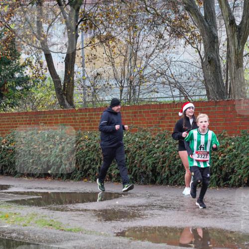 07.12.2025 - St. Pauli X-Mass-Run No. 15 Michael Burmester http://msf.ph/oto/9428492 07.12.2025 11:01:44 Laufen 204, 3327, 3309 meine-sportfotos.de