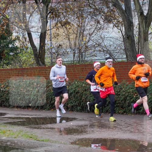 07.12.2025 - St. Pauli X-Mass-Run No. 15 Michael Burmester http://msf.ph/oto/9428546 07.12.2025 11:02:46 Laufen 551, 22462, 765, 2064, 206 meine-sportfotos.de