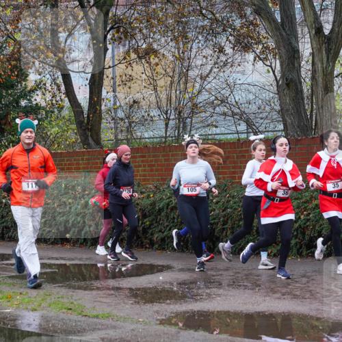 07.12.2025 - St. Pauli X-Mass-Run No. 15 Michael Burmester http://msf.ph/oto/9428562 07.12.2025 11:02:57 Laufen 111, 105, 35, 36 meine-sportfotos.de