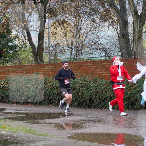 07.12.2025 - St. Pauli X-Mass-Run No. 15 Michael Burmester http://msf.ph/oto/9428572 07.12.2025 11:03:01 Laufen 3304, 1779, 775 meine-sportfotos.de