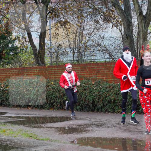 07.12.2025 - St. Pauli X-Mass-Run No. 15 Michael Burmester http://msf.ph/oto/9428590 07.12.2025 11:03:25 Laufen 391, 3283, 2193 meine-sportfotos.de