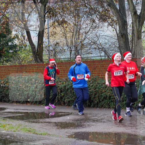 07.12.2025 - St. Pauli X-Mass-Run No. 15 Michael Burmester http://msf.ph/oto/9428688 07.12.2025 11:04:51 Laufen 2237, 1632, 2234, 3087, 2072, 2498, 2236 meine-sportfotos.de