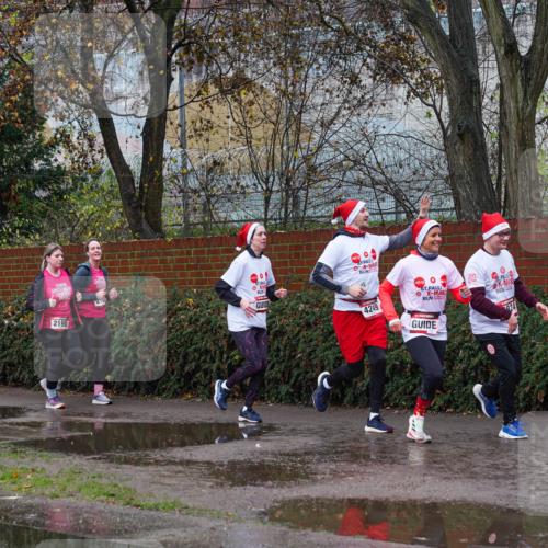 07.12.2025 - St. Pauli X-Mass-Run No. 15 Michael Burmester http://msf.ph/oto/9428715 07.12.2025 11:05:20 Laufen 2190, 2, 38, 4249, 824 meine-sportfotos.de