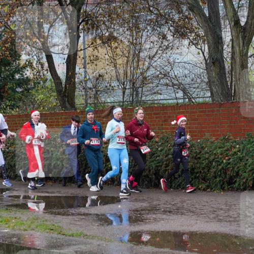 07.12.2025 - St. Pauli X-Mass-Run No. 15 Michael Burmester http://msf.ph/oto/9428722 07.12.2025 11:05:25 Laufen 2176, 870, 3092, 2175, 865, 2441, 24 meine-sportfotos.de