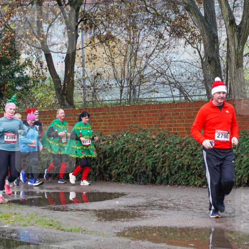 07.12.2025 - St. Pauli X-Mass-Run No. 15 Michael Burmester http://msf.ph/oto/9428735 07.12.2025 11:05:36 Laufen 2400, 23, 2307, 2399, 2790, 314, 2789 meine-sportfotos.de