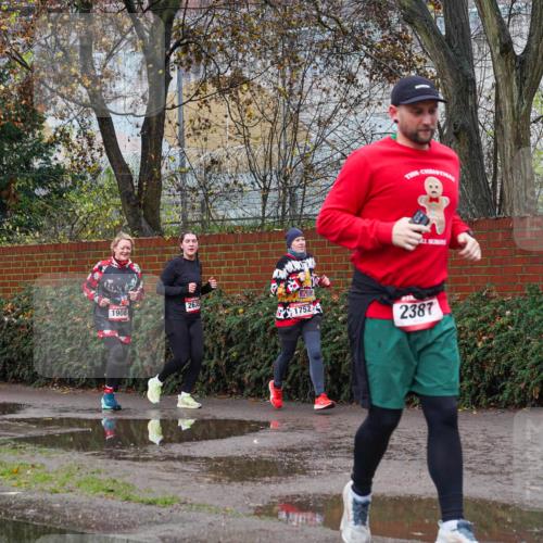 07.12.2025 - St. Pauli X-Mass-Run No. 15 Michael Burmester http://msf.ph/oto/9428774 07.12.2025 11:05:54 Laufen 2050, 2048, 1908, 2635, 1752, 2387 meine-sportfotos.de
