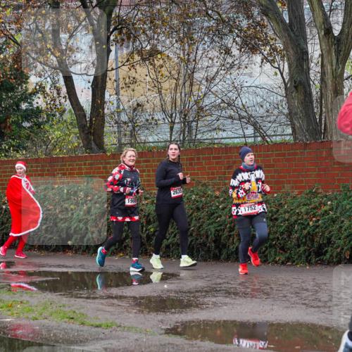07.12.2025 - St. Pauli X-Mass-Run No. 15 Michael Burmester http://msf.ph/oto/9428776 07.12.2025 11:05:55 Laufen 2043, 2048, 1908, 2635, 1752, 2387 meine-sportfotos.de