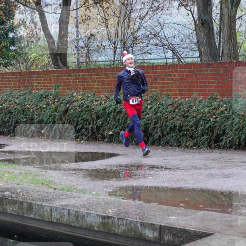 07.12.2025 - St. Pauli X-Mass-Run No. 15 Michael Burmester http://msf.ph/oto/9428801 07.12.2025 09:37:57 Laufen 615, 2034 meine-sportfotos.de