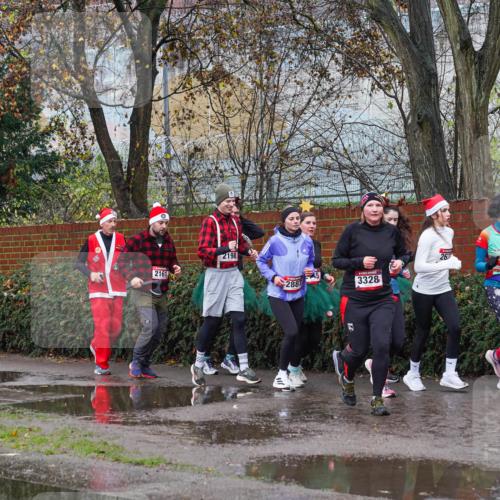 07.12.2025 - St. Pauli X-Mass-Run No. 15 Michael Burmester http://msf.ph/oto/9428802 07.12.2025 11:06:09 Laufen 2161, 2198, 263, 5, 2887, 3328, 2257, 2164 meine-sportfotos.de