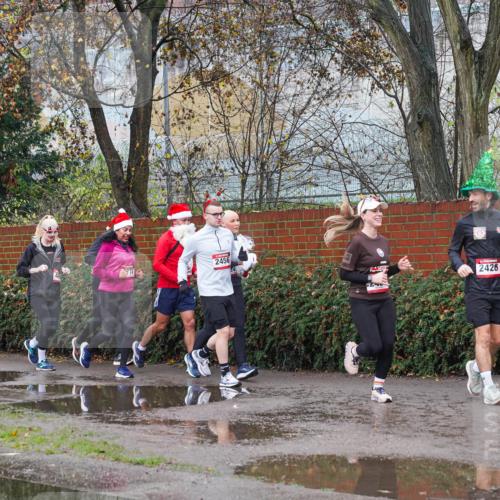 07.12.2025 - St. Pauli X-Mass-Run No. 15 Michael Burmester http://msf.ph/oto/9428810 07.12.2025 11:06:16 Laufen 2449, 2456, 2426 meine-sportfotos.de
