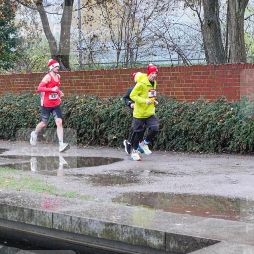 07.12.2025 - St. Pauli X-Mass-Run No. 15 Michael Burmester http://msf.ph/oto/9428823 07.12.2025 09:38:39 Laufen 937 meine-sportfotos.de