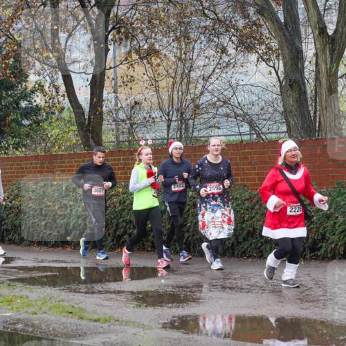 07.12.2025 - St. Pauli X-Mass-Run No. 15 Michael Burmester http://msf.ph/oto/9428862 07.12.2025 11:06:53 Laufen 3607, 2492, 2595, 2225 meine-sportfotos.de