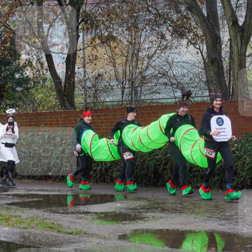 07.12.2025 - St. Pauli X-Mass-Run No. 15 Michael Burmester http://msf.ph/oto/9428884 07.12.2025 11:07:06 Laufen 180, 340, 142 meine-sportfotos.de