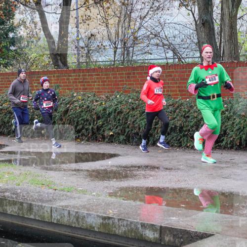07.12.2025 - St. Pauli X-Mass-Run No. 15 Michael Burmester http://msf.ph/oto/9428968 07.12.2025 09:41:07 Laufen 488, 1782, 1785, 4032, 1744, 804 meine-sportfotos.de