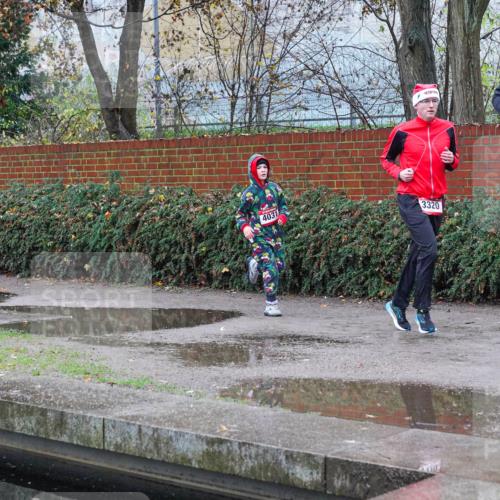 07.12.2025 - St. Pauli X-Mass-Run No. 15 Michael Burmester http://msf.ph/oto/9429006 07.12.2025 09:41:28 Laufen 49, 4031, 3320, 3405, 3405 meine-sportfotos.de