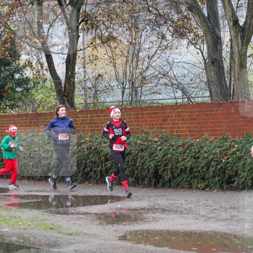 07.12.2025 - St. Pauli X-Mass-Run No. 15 Michael Burmester http://msf.ph/oto/9429027 07.12.2025 11:21:04 Laufen 2715, 1756, 3575, 3578 meine-sportfotos.de