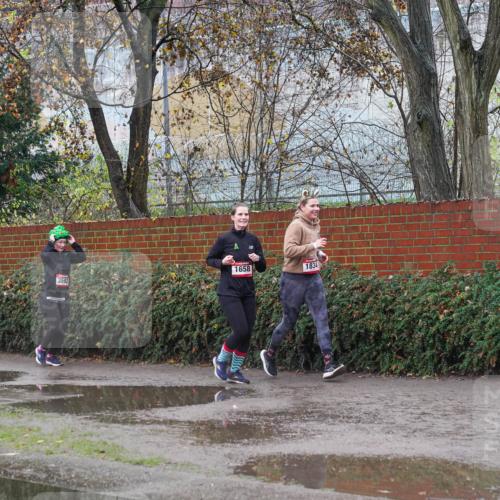07.12.2025 - St. Pauli X-Mass-Run No. 15 Michael Burmester http://msf.ph/oto/9429042 07.12.2025 11:21:27 Laufen 3592, 1658, 1834 meine-sportfotos.de