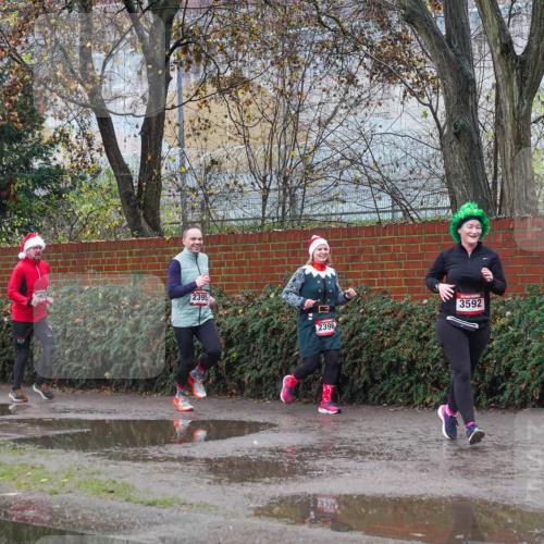 07.12.2025 - St. Pauli X-Mass-Run No. 15 Michael Burmester http://msf.ph/oto/9429046 07.12.2025 11:21:30 Laufen 2395, 15, 2396, 3592 meine-sportfotos.de