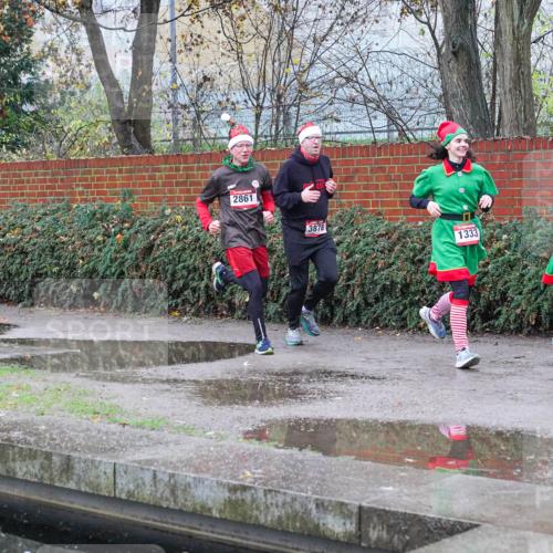 07.12.2025 - St. Pauli X-Mass-Run No. 15 Michael Burmester http://msf.ph/oto/9429049 07.12.2025 09:42:04 Laufen 2861, 3878, 1333, 134 meine-sportfotos.de