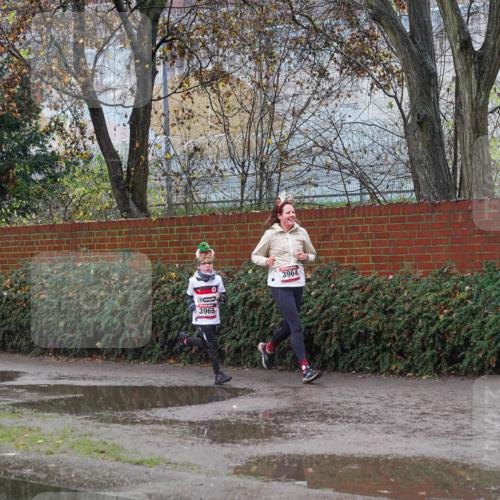 07.12.2025 - St. Pauli X-Mass-Run No. 15 Michael Burmester http://msf.ph/oto/9429058 07.12.2025 11:21:36 Laufen 3965, 3964 meine-sportfotos.de