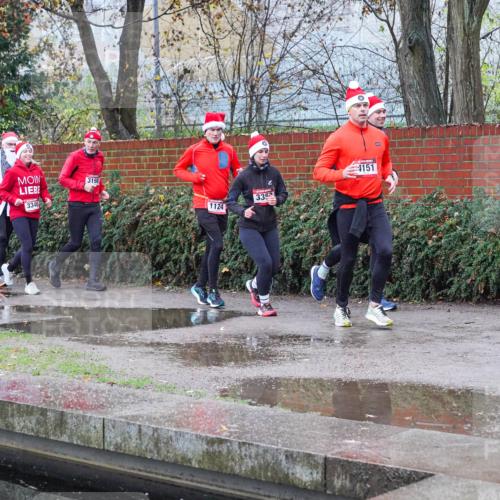 07.12.2025 - St. Pauli X-Mass-Run No. 15 Michael Burmester http://msf.ph/oto/9429091 07.12.2025 09:42:43 Laufen 36, 3198, 2348, 3340, 4151, 3353, 1124 meine-sportfotos.de