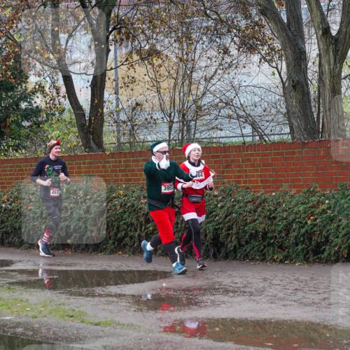 07.12.2025 - St. Pauli X-Mass-Run No. 15 Michael Burmester http://msf.ph/oto/9429125 07.12.2025 11:22:40 Laufen 1951, 2031, 3953 meine-sportfotos.de